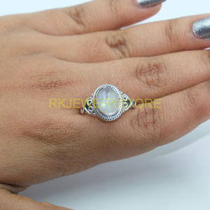 แหวนเงินแท้ 925 ทำมือ ประดับด้วยมูนสโตนทรงรี อัญมณีธรรมชาติ เครื่องประดับสำหรับผู้หญิง ของขวัญคริสต์มาส ของขวัญปีใหม่ - Product Image 5