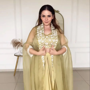 Sari Lehenga de primera calidad listo para usar, la tradición sin costuras se encuentra con el comercio minorista moderno para mercados boutique al por mayor - Product Image 1