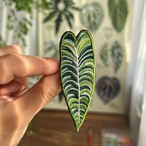 Broches brodées personnalisées pour les accents de tenues élégantes et les collectionneurs disponibles au prix d'exportation - Product Image 4