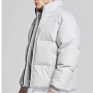 Vestes matelassées confortables pour hommes grandes tailles, fabriquées au Pakistan, en vente. - Product Image 4