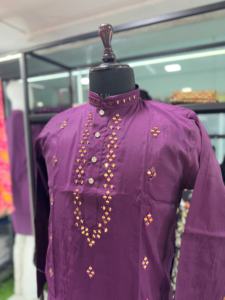 Kurta ผ้าฝ้ายน้ำหนักเบาแขนที่เงียบกว่าและทำงานเป็นกระจกจริงความยาวสั้นสำหรับงานปาร์ตี้ที่เป็นทางการและทุกโอกาส - Product Image 4