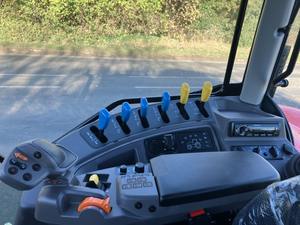 Tractor Agrícola Kubota M6-142 |   Tractor Agrícola Diésel de 145 HP con Tracción en las 4 Ruedas para Trabajo Pesado - Product Image 6