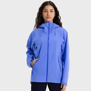 Conception personnalisée coupe-vent imperméable léger compressible à capuche Softshell randonnée en plein air veste pour femmes Softshell veste d'hiver - Product Image 1