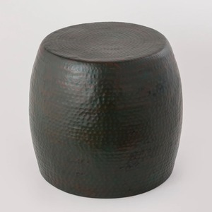 โต๊ะข้างอลูมิเนียมมีพื้นผิวเรียบหรูหราพร้อมกรอบขัดเงาสีทองและพื้นผิวมันวาวเพื่อความน่าดึงดูดในการมองเห็นที่ยั่งยืน - Product Image 5