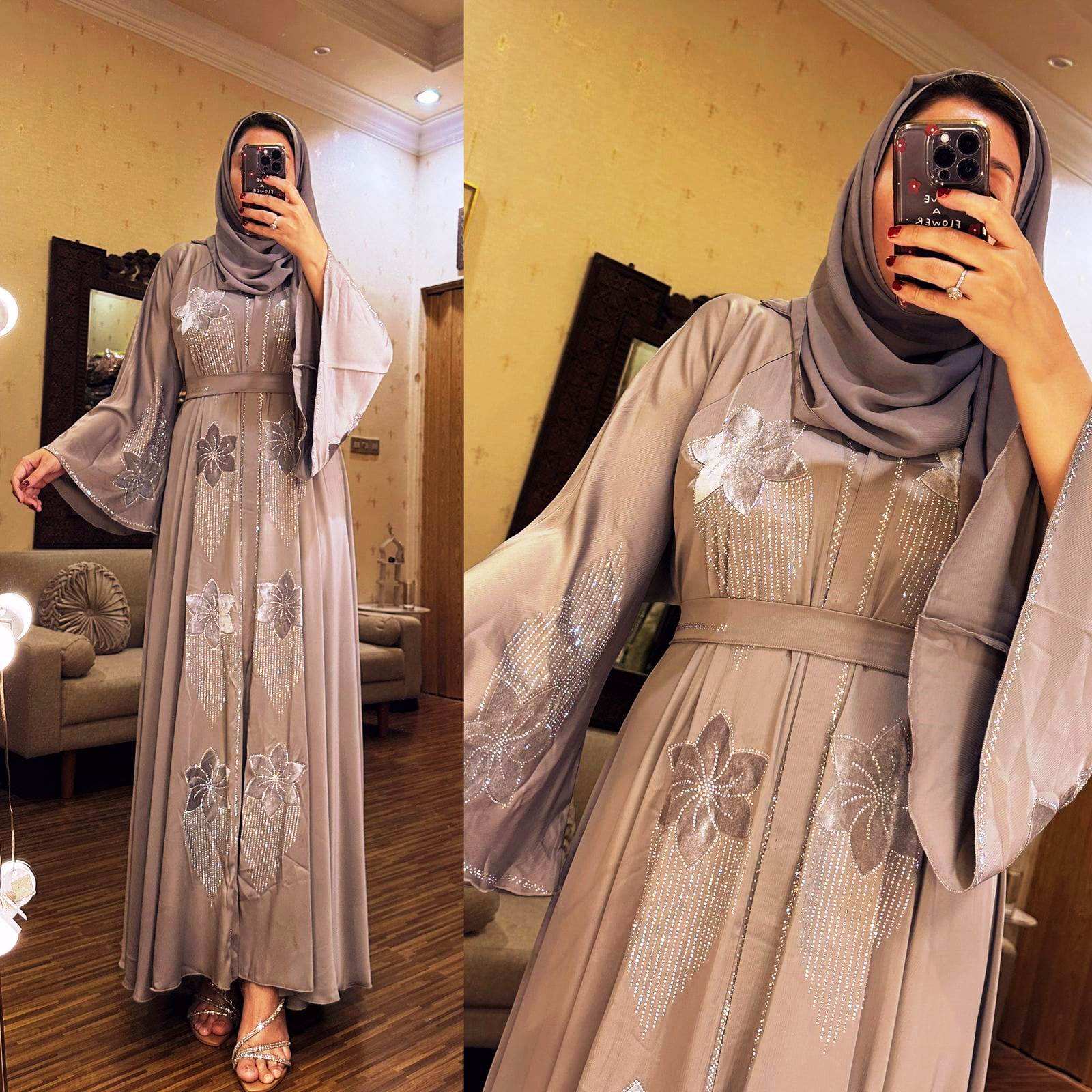 สีน้ำตาลอ่อน