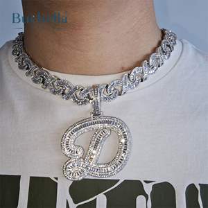 925 Plata 14K chapado en oro blanco gigante Iced A-Z Baguette cursiva fuente inicial letra colgante para hombres - Product Image 1