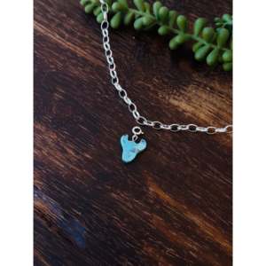 Breloques en argent sterling et turquoise de Mohave, faites à la main par des artisans Navajo, avec crâne de taureau serti, idéales pour un cadeau - Product Image 3