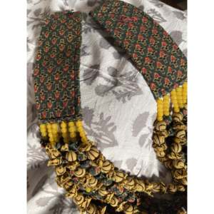 Collier en perles de curcuma pour femmes - Accessoire de mode - Product Image 1