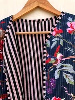 Vente en gros de vestes indiennes en coton matelassé faites à la main, Kantha réversible vintage avec bord brut et libre, caractéristique respirante