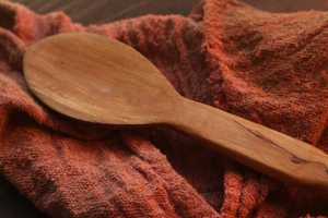 Cuillères en bois pour cuisiner Servir Remuer Mélanger et préparer les aliments Fabriquées à la main à partir de matériaux durables de haute qualité - Product Image 2