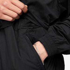 Ensemble de vêtements de sport deux pièces noirs personnalisés pour hommes, pull d'extérieur imperméable avec poches zippées et logo avant, teint uni - Product Image 6