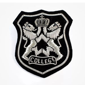 Requisito personalizado 100% Parches masónicos de alambre y lana 2025 Insignias uniformes bordadas hechas a mano personalizadas Servicio OEM - Product Image 1