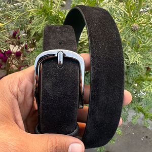 Cinturón de Cuero Vacuno de Primera Calidad con Hebilla de Hierro, 3.5cm de Ancho, Color Negro Formal, Accesorio de Vestimenta Personalizable - Product Image 1