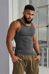 Logo personnalisé débardeur sans manches de sport d'été pour hommes entraînement musculaire forme à séchage rapide débardeur pour hommes fitness en plein air - Product Image 4