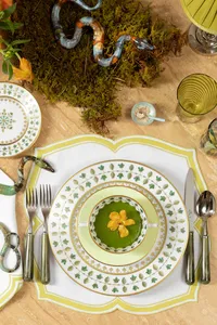 Ensemble de couverts à poignée en résine verte élégante avec tête finie argentée couverts en acier inoxydable durables pour une utilisation quotidienne - Product Image 2