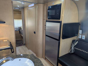 ข้อเสนอสุดพิเศษ ปี 2016 รถบ้าน Airstream Flying Cloud ขนาด 25/25 ฟุต - Product Image 4