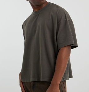 T-shirt court ample et respirant en coton tissé épais 240 g/m² personnalisé pour homme, coupe carrée, sérigraphie légère - Product Image 2