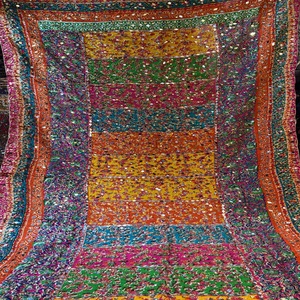 Chal de Cachemira de diseñador de lujo de un solo lado, bufanda gruesa y cálida de invierno para mujer con estilo étnico dibujado a mano para vestidos paquistaníes - Product Image 5