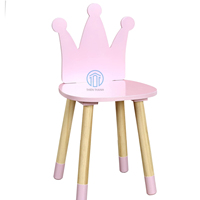 Verkaufsschlager rosa hölzerner kronenförmiger kinderstuhl, natürlicher handgefertigter holzstuhl für kinder made in Vietnam großhandel