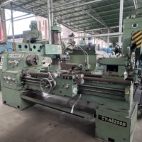 Tour à métaux d'occasion de haute qualité avec alésage de broche de 82 mm, modèle Yunnan CY A6250B 1,5 m avec support stable
