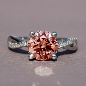 Bague solitaire de luxe en argent sterling 925 avec diamant moissanite taille ronde avec un diamant de clarté VVS amélioré - Product Image 1