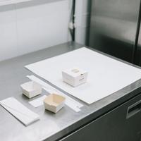 Papier spécial blanc léger en vrac pour l'utilisation de revêtement d'impression de prospectus et de brochures dans les produits chimiques d'emballage Photos Cadeaux