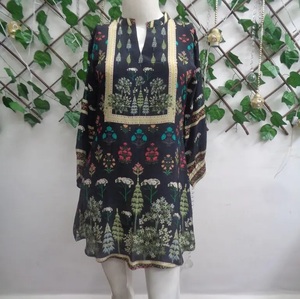 Túnica corta de corte recto de alta calidad Kurti en algodón Khadi para amantes de la moda tradicional minimalista disponible a bajo precio - Product Image 1