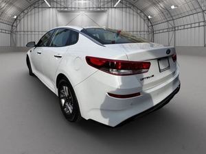KIA OPTIMA 2020 d'occasion en excellent état, boîte automatique 6 vitesses, traction avant, faible consommation, 185 ch, 2.4L, transmission LX FWD, prête pour la route - Product Image 4