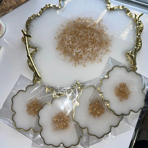 Plateau en résine transparente avec flocons d'or Organisateur de luxe pour cosmétiques et bijoux Plateau de vanité d'art en résine unique au meilleur prix - Product Image 1