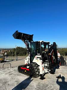 Retroexcavadora Hidromek 62T con Motor Euro5/EPA, Tracción en las 4 Ruedas, Alto Momento de Carga, Precio de Fábrica, Venta Directa al por Mayor, Gran Oferta - Product Image 2