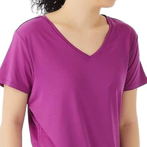 T-shirts à col en V de marque pour femmes T-shirts durables à séchage rapide pour femmes Fabricant de t-shirts à bas quantité minimale de commande OEM ODM de BD Garments - Product Image 4