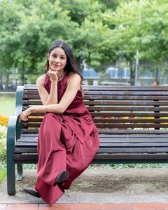 ชุดคุर्ติแบบอินเดียคุณภาพดี ผ้าเครปยาว ดีไซน์แฟนซี พร้อมกางเกงและผ้าคลุมไหล่ สำหรับผู้หญิง ผลิตจากผ้าไหมแท้ 100% ขายส่งจากอินเดีย - Product Image 5