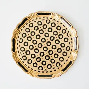 Trending Round Gold Charger Plate Diseño elegante y lujoso para servir comida y postre en bodas, hoteles y restaurantes - Product Image 1