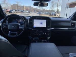 Ford F-150 LARIAT 2024 d'occasion en excellent état - Product Image 4