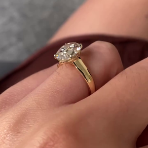 Bague de fiançailles solitaire ovale de 2,00 carats en diamant de laboratoire certifié IGI, provenant de l'ancienne mine, poids total de 2,00 carats - Product Image 4