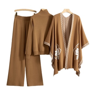 เสื้อไหมพรมถักแบบสวมหัวสำหรับผู้หญิง รุ่นพรีเมียม สำหรับฤดูใบไม้ร่วง พร้อมผ้าคลุมไหล่ แจ็คเก็ต กางเกงขายาวทรงกว้าง ดีไซน์หรูหรา แห้งเร็ว - Product Image 5