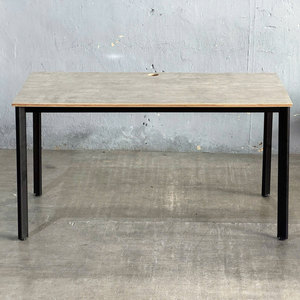 Escritorio de Oficina Contemporáneo Minimalista de 140x70cm con Revestimiento de Melamina y Patas Ovaladas de Hierro HBOV035 - Product Image 6