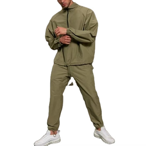 Personalizable Hombres Contraste de color Venta caliente Entrenamiento de invierno Gran tamaño Joggers Calidad Venta al por mayor Nylon Chándal Hombres Ropa informal - Product Image 1