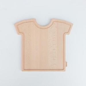 Tagliere a forma di T-shirt | Prodotto e personalizzato in Polonia - Product Image 1