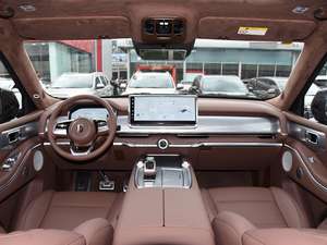 Véhicule d'occasion 2025 Great Wall TANK 700 3.0T Hybride Rechargeable Luxe Tout-terrain SUV 5 portes 5 places avec autonomie de 201-300 km et batterie de 50-70 kWh - Product Image 4