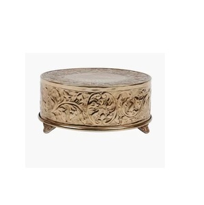Hot New Design Luxury Style Soporte de pastel de aluminio Diseño decorativo en relieve Nuevo estilo Mejor soporte de pastel de bajo precio. - Product Image 1