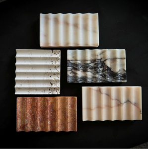 Bandejas de mármol Calacatta premium con vetas de color púrpura intenso. Diseño elegante, disponible a precios de mayoreo. - Product Image 3