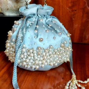 Bolsa de Potli deslumbrante y hermosa-azul cielo-embellecidas con perlas, trabajo de bordado de cuentas de cristal para fiesta/boda = 2024 - Product Image 1