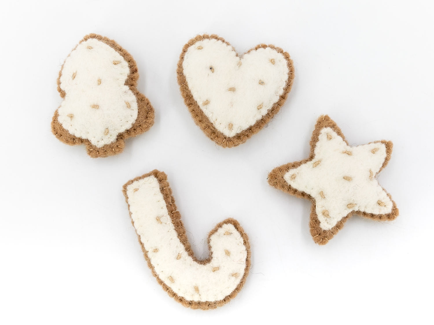 ชุดคุ้กกี้คริสต์มาสที่เย็บด้วยผ้าสักหลาดทำด้วยมือ