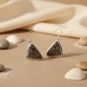 ต่างหูเงินแท้ 925 ลายดอกไม้เรขาคณิต ดีไซน์สามเหลี่ยมน่ารัก ประดับพลอย สำหรับผู้หญิง เหมาะเป็นของขวัญในโอกาสหมั้น งานแต่งงาน วันครบรอบ และงานเลี้ยง - Product Image 3