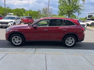 รถ SUV มือสองสวยงาม ปี 2025 รุ่น GLC 300 4MATIC เกียร์ 9 สปีด CVT กำลัง 255 แรงม้า ขาย - Product Image 4