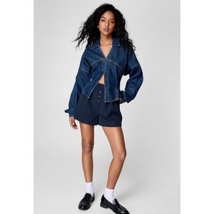 Chemise en jean à carreaux pour femme - Tenue décontractée d'hiver écologique avec ourlet arrondi et coutures soignées - Product Image 2