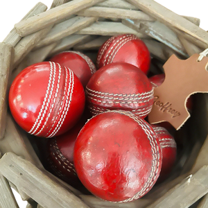Pelota de cricket personalizable, decoración de pelota de cricket de cuero Retro Vintage para entusiastas del cricket de la vieja escuela - Product Image 2