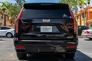 Cadillac Escalade ESV 4WD Platinum Diesel 2022 d'occasion, propre, avec pack de remorquage robuste >8L, 25001-50000 milles - Product Image 4