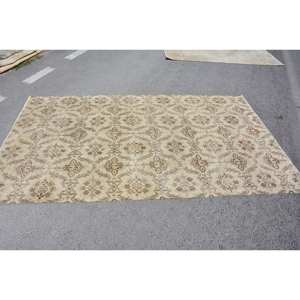 พรมตุรกีวินเทจคลาสสิกสีเบจสีน้ำตาลขนาด5.5x9.4ฟุตผ้าขนสัตว์เย็บปะติดปะต่อพื้นที่ขนาดใหญ่ที่มียางรองสำหรับห้องโถงหรือห้องนอน - Product Image 4